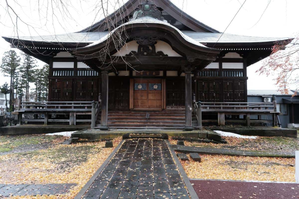 Teramachi temple grounds 1