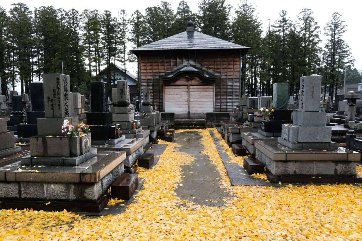 Teramachi temple grounds 3